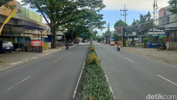 Jalanan Kota Malang lengang di H-1 Lebaran.