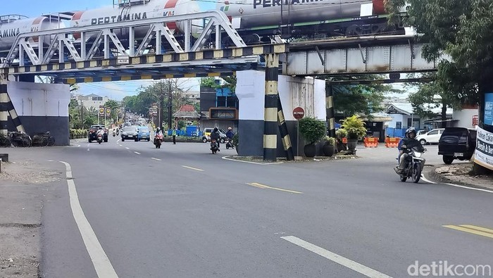 Jalanan Kota Malang lengang di H-1 Lebaran.