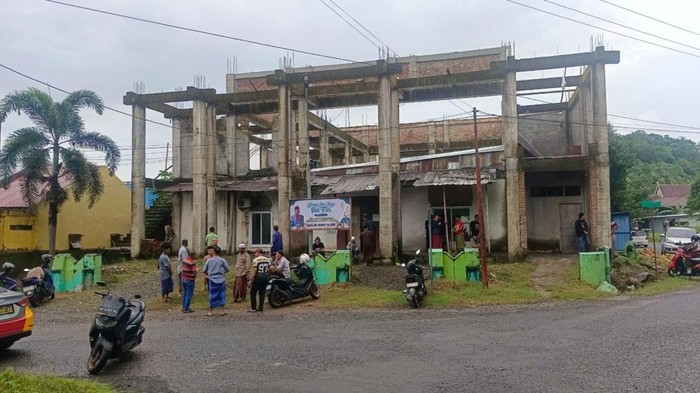 Jemaah Muhammadiyah dilarang Salat Idul Fitri  di Masjid Nurul Tajdid Barru.