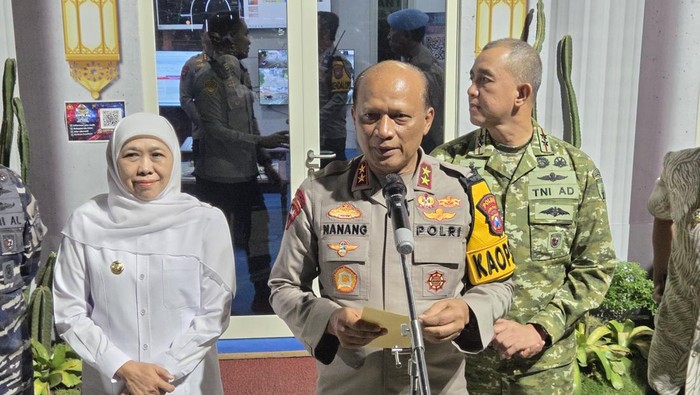 Kapolda Jatim Irjen Nanang Avianto bersama Forkopimda