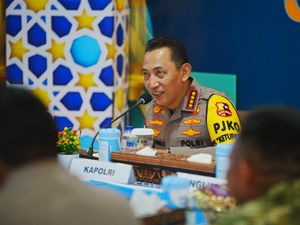 Video: Polri Kerahkan 72 Ribu Personel Amankan Takbiran-Salat Id
