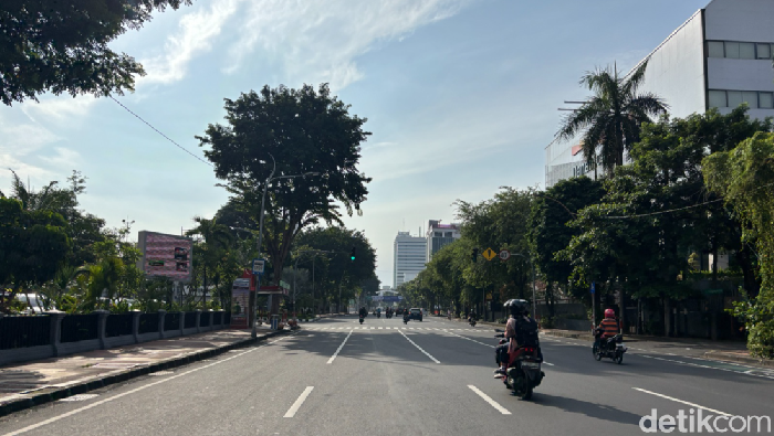 Kondisi Surabaya yang lengang saat mudik Lebaran.