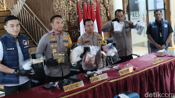 Konferensi pers jaringan pengedaran narkoba di Mapolrestabes Semarang, Kecamatan Semarang, Jumat (20/3/2026).