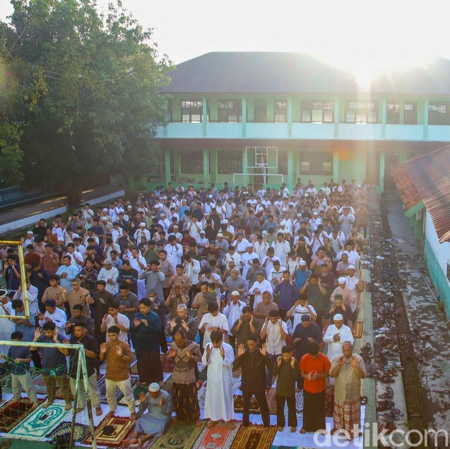 Lebih Dulu Rayakan Lebaran, Jamaah Muhammadiyah Padati Lokasi Salat
