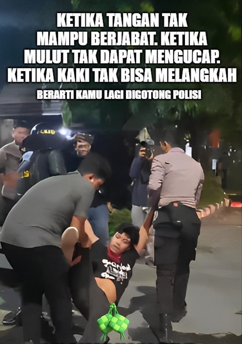 Ramadan akan segera pergi, saatnya merayakan Idul Fitri. Bagi teman-teman Muhammadiyah sih, malah sudah pada lebaran hari ini. Eid mubarak untuk semua!