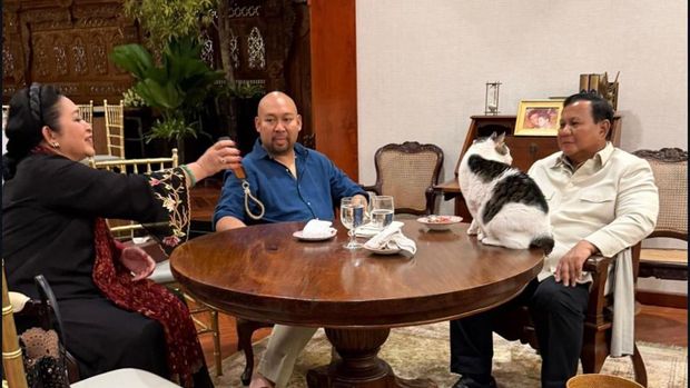 Momen Prabowo semeja bareng Titiek dan Didit.