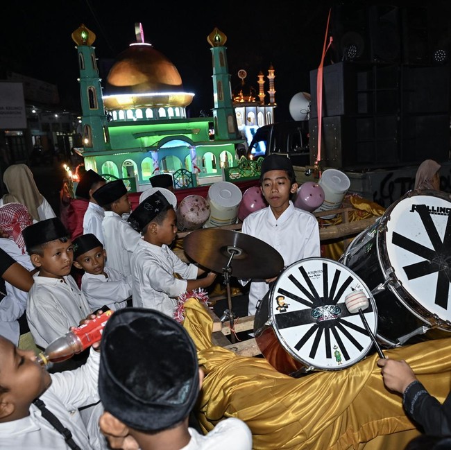Pawai Takbir Keliling Semarakkan Malam Lebaran di Ampenan