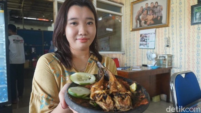 Pecel Lele Warung Bu Nita di Jombang.