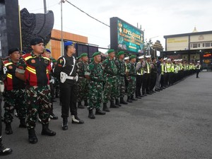 TNI-Polri Siaga Amankan Malam Takbir di Lamongan
