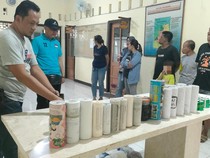 Polsek Campurdarat Amankan Ratusan Petasan-Balon Udara Produksi Anak-anak