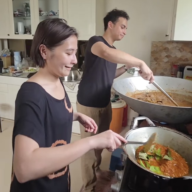 Ada Omara Esteghlal di Dapur, Cobaan Prilly Latuconsina Jelang Lebaran