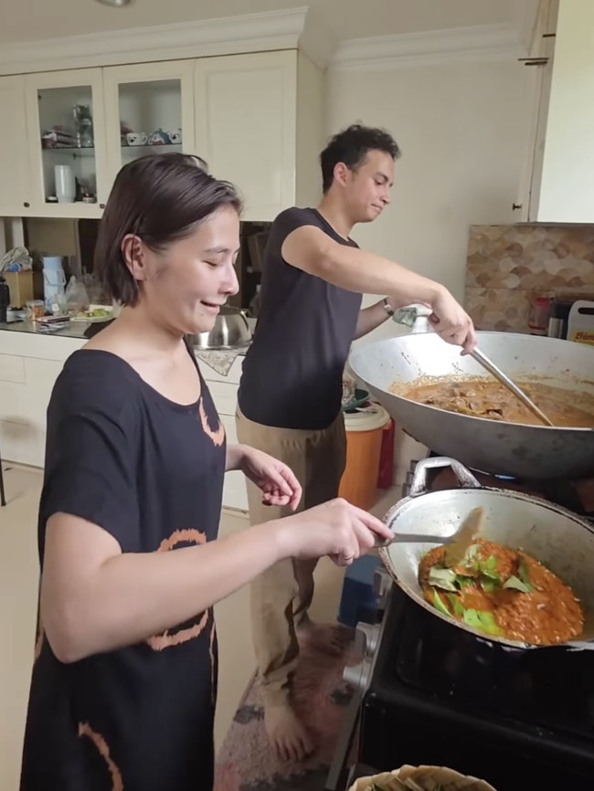 Ada Omara Esteghlal di Dapur, Cobaan Prilly Latuconsina Jelang Lebaran