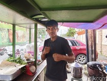 Kisah Ricky Manufoe, Juara Tinju Asia yang Kini Bergelut di Balik Asap Sei Ayam