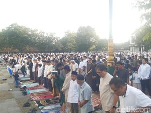 Warga Muhammadiyah Solo Salat Id di Mangkunegaran