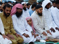 Video Salat Id di Berbagai Belahan Dunia: Arab Saudi-Rusia