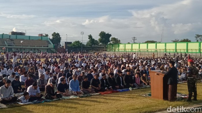 Ribuan umat Islam di wilayah Klaten kota melaksanakan ibadah salat Idulfitri 1447 H/ 2026 di beberapa lokasi. 