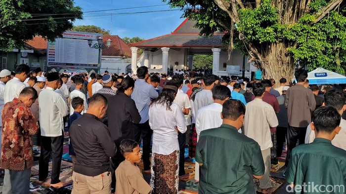Suasana Solat Idul Fitri 1447 Hijriyah, Masjid Gedhe Kauman, Kraton, Kota Jogja, Jumat (20/3) pagi.