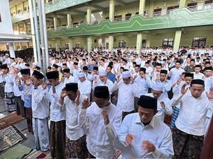Ponpes Ploso Kediri Lebaran Hari Ini, Ribuan Santri-Warga Salat Id