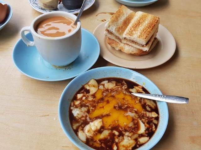 Tega! Chef Ini Siram Sup Panas ke Asistennya di Dapur