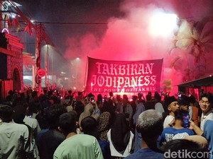 Meriah! Pawai Obor Terangi Malam Takbiran di Kota Malang
