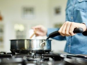 Matikan Kompor Setelah Masakan Matang! Bukan Apa-apa, Overcooked Bisa Merusak Nutrisi