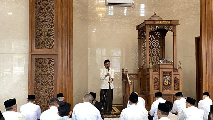 Ace dan jajaran pengurus Golkar salat Id di Masjid Syaharatun Thayyibah Golkar tanpa Bahlil, Sabtu (21/3/2026).