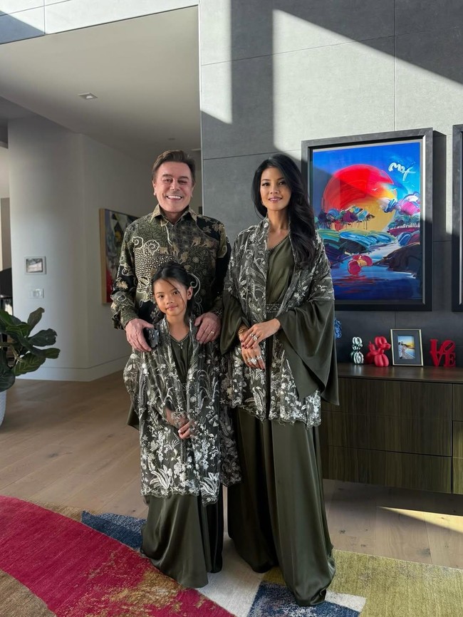 Lebaran Farah Quinn dan Keluarga di Arizona, Ada Pempek hingga Lapis Legit