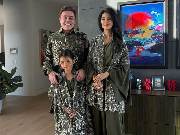 Lebaran Farah Quinn di Arizona.