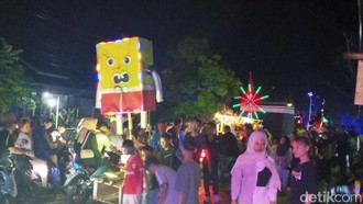 Warga Tumpah-ruah di Jalanan Karawang, Antusias Nonton Festival Bedug Ngadulag