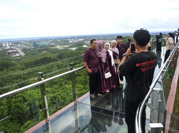Jembatan Kaca IKN Jadi Daya Tarik Wisata Baru Saat Lebaran