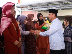 Polda Babel Salurkan Santunan ke Warga Usai Salat Idulfitri