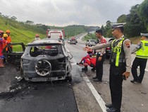 Ford EcoSport Terbakar Hebat di Tol Semarang-Solo Hendak Pergi ke Surabaya