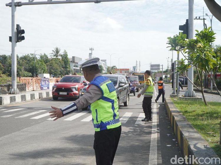 Potret Arus Mudik di Tol Singosari, Ramai tapi Tidak Macet