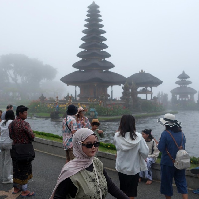 Lonjakan Wisatawan Warnai Ulun Danu Beratan Saat Libur Lebaran