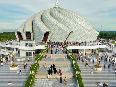 Perdana Dipakai Salat Id, Masjid IKN 3 Lantai Full Jemaah