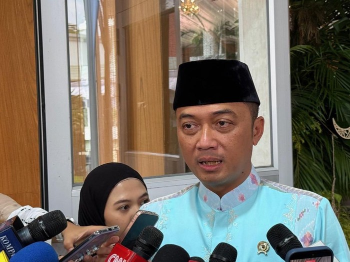 Mensesneg Prasetyo Hadi di Kompleks Istana Kepresidenan, Jakarta, Sabtu (21/3/2026).