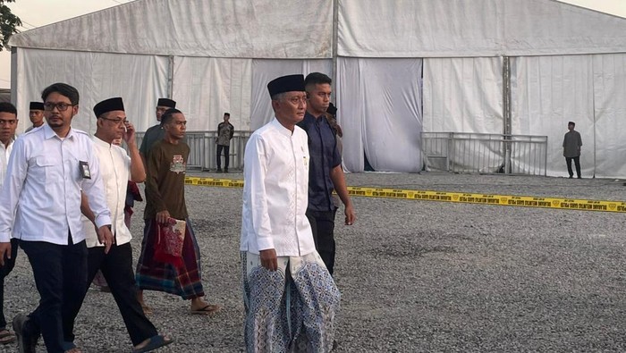 Menteri Pekerjaan Umum (PU) Republik Indonesia, Dody Hanggodo saat di Masjid Darussalam, Aceh Tamiang (Juita Sinuhaji/detikcom)