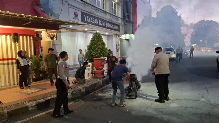Motor terbakar di Jalan Merdeka Kota Blitar