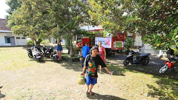 Operasi pasar Banyuwangi Pemkab gelar operasi pasar untuk atasi kelangkaan LPG
