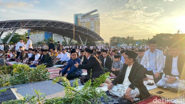 Pelaksanaan Salat Idul Fitri 1447 Hijriah di Makassar. Pelaksanaan Salat Idul Fitri 1447 Hijriah di Makassar.