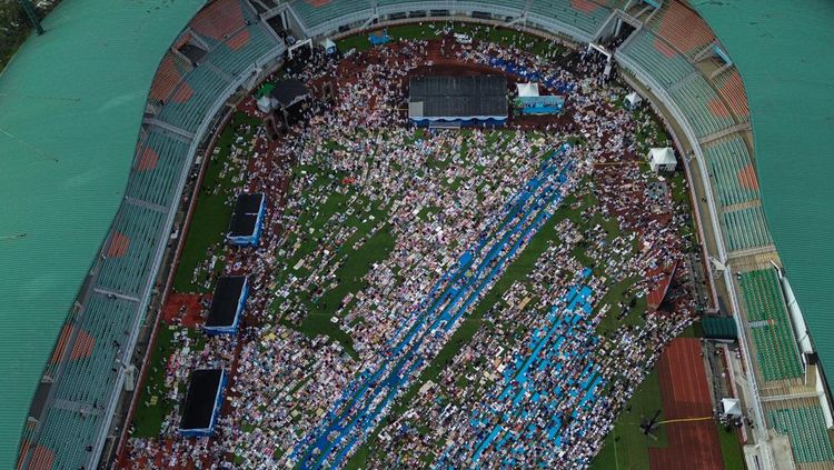 Perdana, Salat Id Digelar di Stadion Pakansari Bogor