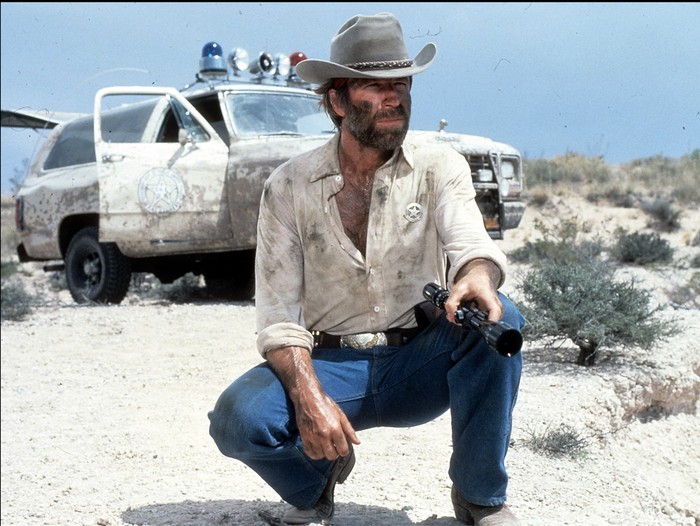 Industri Hollywood berduka dengan kepergian Chuck Norris. Bintang laga kenamaan dunia itu meninggal, kemarin.