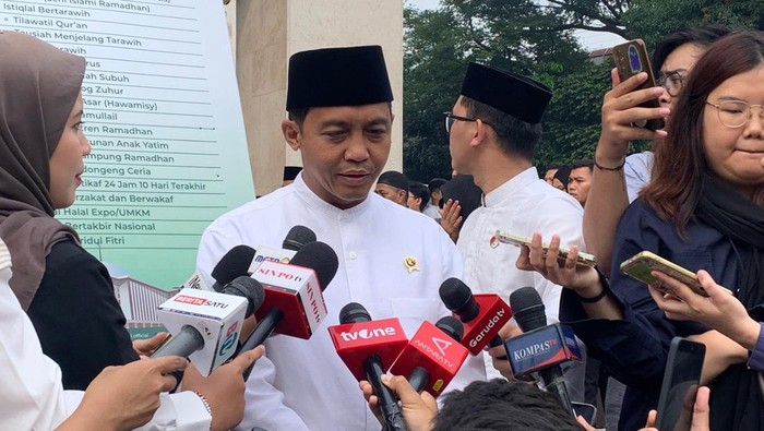 Menhut sekaligus Sekjen PSI Raja Juli Antoni seusai salat Id di Masjid Istiqlal, Jakarta Pusat, Sabtu (21/3/2026). (Mulia Budi/detikcom)