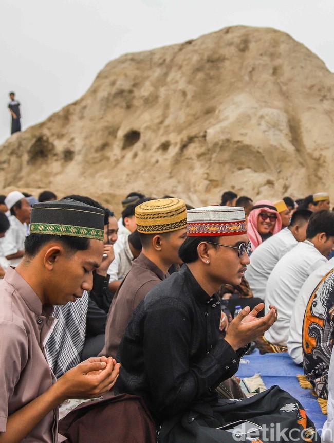 Salat Id di Pangkalan Pasir Dipadati Warga, Suasana Penuh Kebersamaan
