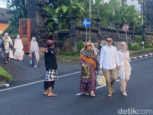 Kala Pecalang Ikut Amankan Salat Id di Karangasem Bali