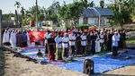 Penyintas Banjir di Aceh Timur Gelar Salat Id