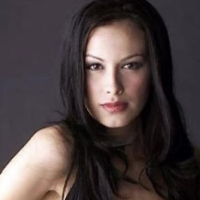 Sophia Latjuba Ikut Tren Viral Unggah Foto Tahun 90an, Wajahnya Bikin Salfok