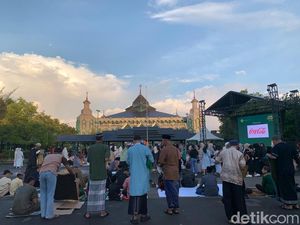 Masjid Al Markaz Al Islami Makassar Mulai Dipadati Jemaah Salat Id Pagi Ini