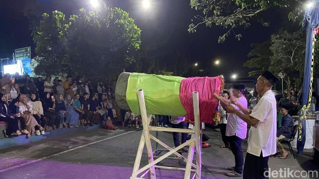Suasana lomba bedug di Pangandaran.