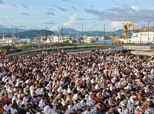 Video: Ribuan Umat Muslim Salat Id di Marina Waterfront City Labuan Bajo